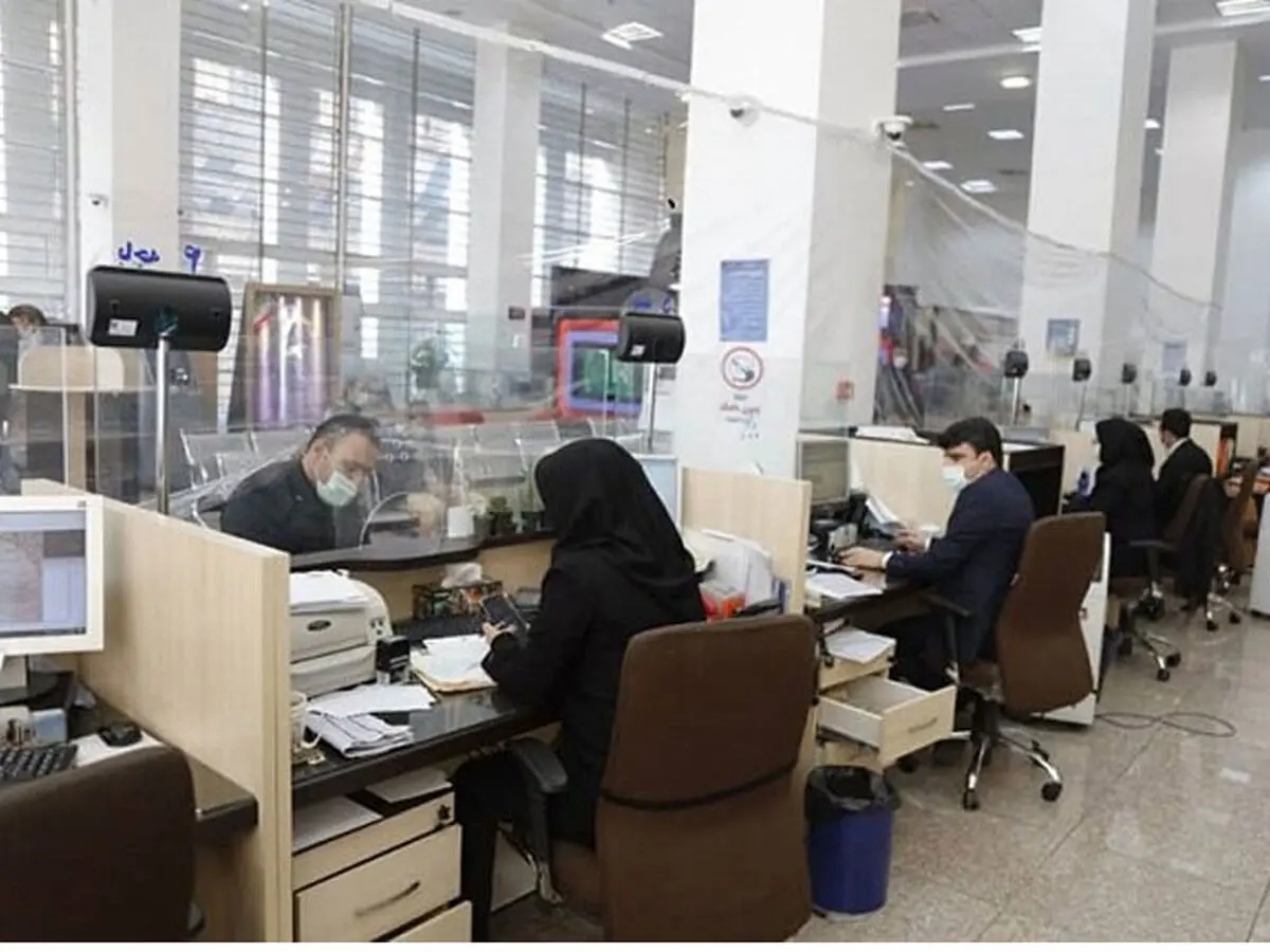تخلف بعضی بانک‌ها در وام بدون ضامن ادامه دارد