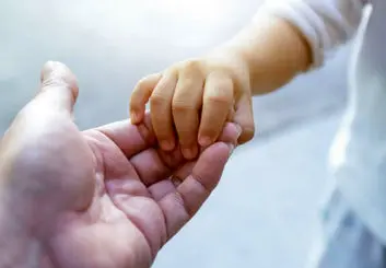 ۲۴۲ فرزند به فرزندخواندگی در خانواده‌های پایتخت تحویل شدند