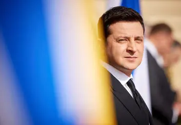 اعطای بالاترین نشان افتخار دولتی به «زلنسکی» رییس جمهور اوکراین