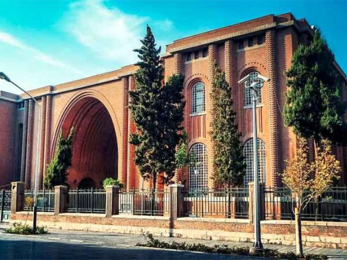 مقایسه اینستاگرام موزه ایران باستان و موزه لوور پاریس | وقتی افراد به تاریخ ارجحیت دارند