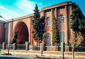 مقایسه اینستاگرام موزه ایران باستان و موزه لوور پاریس | وقتی افراد به تاریخ ارجحیت دارند