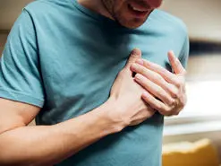 علائم و نشانه‌هایی که خبر از بیماری‌های قلبی می‌دهند