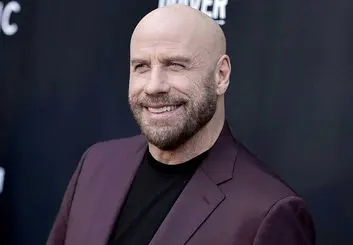 جان تراولتا مجری اسکار 2022 شد