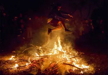 چهارشنبه‌سوری با چاشنی ترس حیوانات و آسیب به محیط زیست