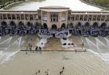 از ۵ تا ۱۵ فروردین زاینده رود جاری می‌شود