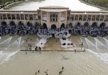 از ۵ تا ۱۵ فروردین زاینده رود جاری می‌شود