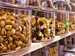 فروش آجیل امسال ۵۰ درصد کاهش داشت | کاهش قدرت خرید مردم در نوروز