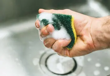 آلودگی اسفنج آشپزخانه؛ از شایعه تا حقیقت