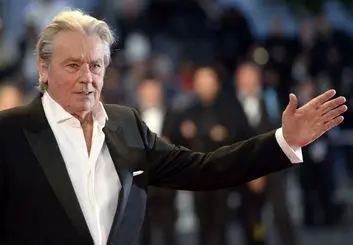 مرگ خودخواسته تصمیم نهایی آلن دلون | ستاره زیبای سینمای جهان اتانازی می‌کند