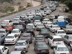 آغاز موج اول بازگشت مسافران نوروزی | ترافیک سنگین محورهای کندوان و هراز به سمت تهران