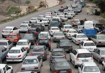 آغاز موج اول بازگشت مسافران نوروزی | ترافیک سنگین محورهای کندوان و هراز به سمت تهران