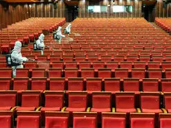 بیش از نیمی از سینماهای چین تعطیل شد