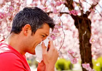 آلرژی بهاری و تشخیص علائم آن از کرونا
