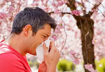 آلرژی بهاری و تشخیص علائم آن از کرونا