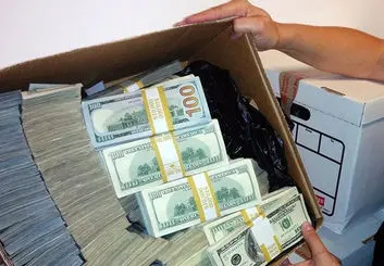 ممنوعیت معاملات فردایی ارز | نگهداری دلار ثبت نشده در خانه غیرقانونی شد