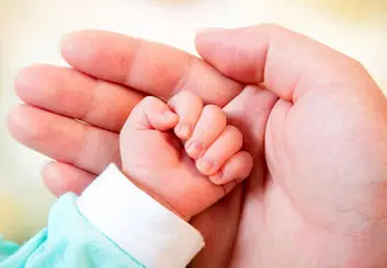 تولد ۱۴۷۴ نوزاد از مادران ۱۰ تا ۱۴ ساله در سال گذشته | آمار زایمان در گروه سنی پرخطر