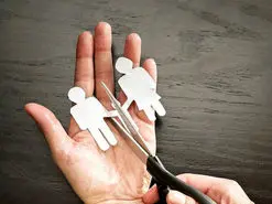 رکورد سن طلاق دهه هشتادی‌ها به ۱۵ سال رسید