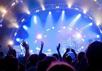 لغو کنسرت‌ها در 1401 تکذیب شد | نیمه دوم ماه رمضان کنسرت نداریم