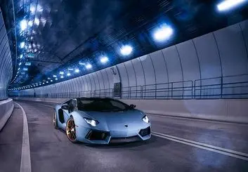 کلیپی عجیب از لامبورگینی که قوانین جاذبه را نقض کرد