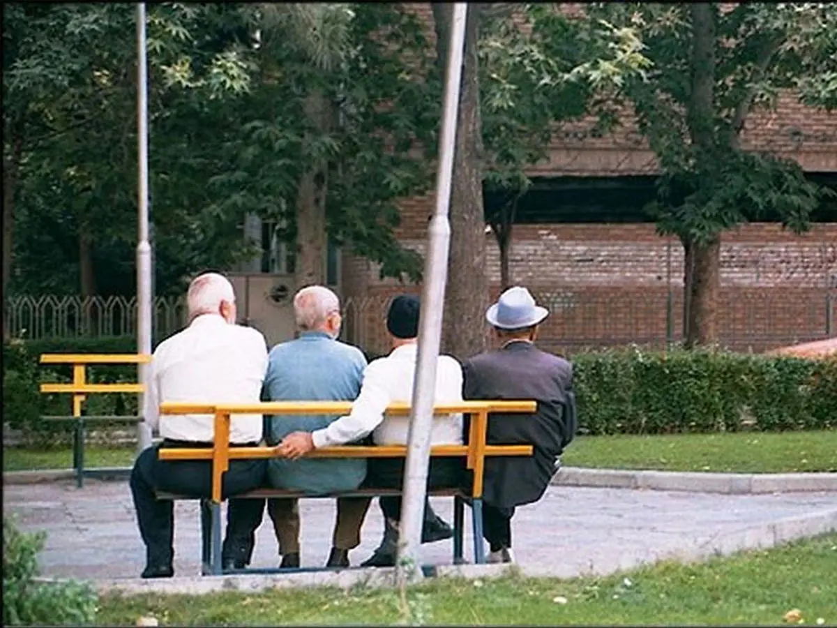 پرداخت حقوق فروردین بازنشستگان بر مبنای پارسال | حکم ابلاغ نشده است