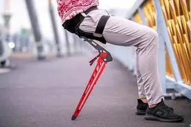 صندلی پوشیدنی برای نشستن در هر موقعیت و زاویه ای