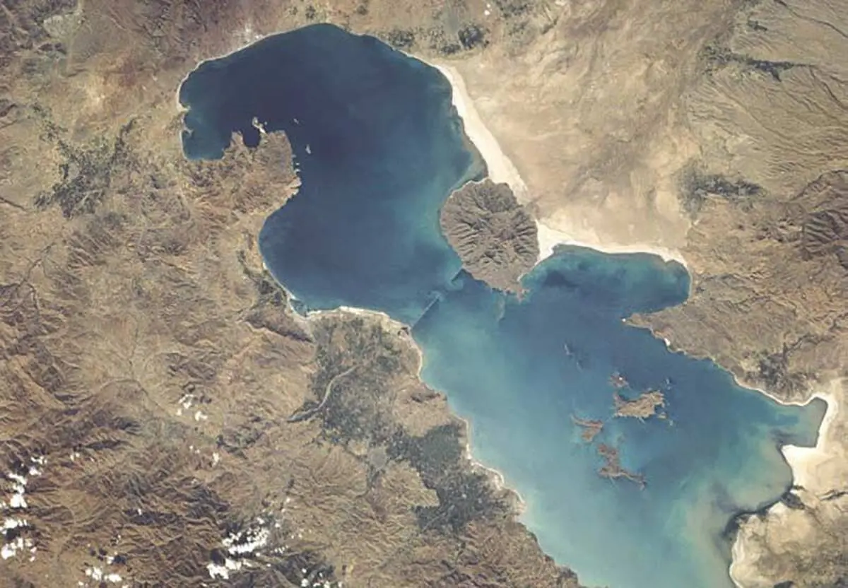 google earth اسرار دریاچه ارومیه را فاش کرد