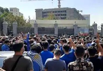راهکار جدید معترضین در خیابانها برای برقراری ارتباط در زمان قطعی اینترنت بین الملل