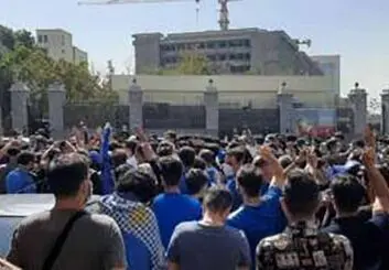 راهکار جدید معترضین در خیابانها برای برقراری ارتباط در زمان قطعی اینترنت بین الملل