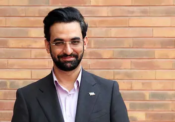 حمله آذری جهرمی به تصمیم قطع اینستاگرام و واتساپ