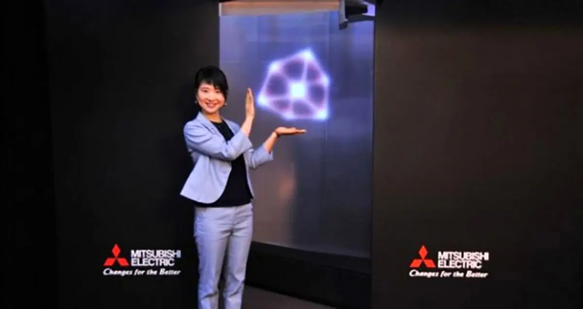 ایده جالب میتسوبیشی برای تبلیغات با تصاویر معلق