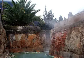 استخر آبگرم یا چشمه آبگرم؟ در رامسر همه چیز به انتخاب شما بستگی دارد