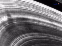 لکه‌های مرموز و حیرت‌انگیز در حلقه‌های زحل!