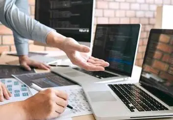 برنامه نویسی فرانت‌اند یا بک‌اند، کدام را یاد بگیریم؟