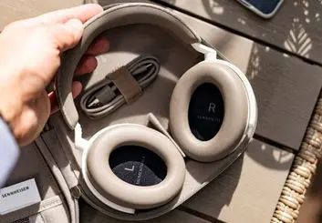 شارژ اولیه هدفون چند ساعت است؟ بررسی شارژ اولیه هدفون برند‌های مختلف