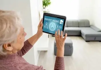 چگونه با هوشمند‌سازی به سالمندان کمک کنیم