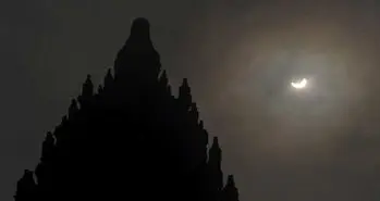 خورشید گرفتگی ساکنان اقیانوس آرام را در شگفتی فرو برد