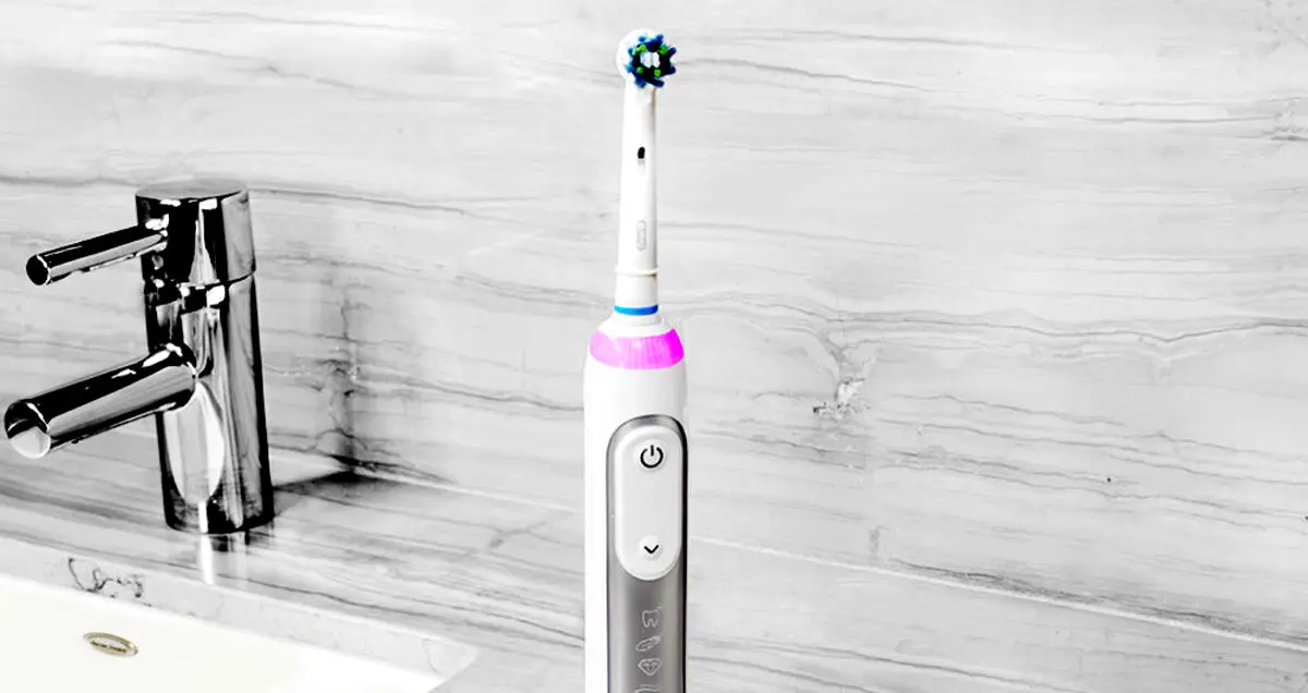 شناسایی دندان های خراب توسط مسواک هوشمند Oral B