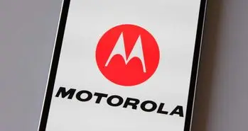 موتو ایکس ۳ موتورولا (لنوو) با نمایشگر ۵ اینچی معرفی می‌شود