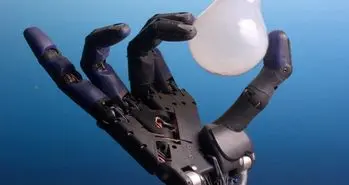 حس لمس واقعی ربات ها به کمک پوست مصنوعی