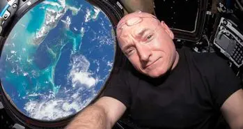 پخش گفتگوی زنده مالک فیسبوک با ساکنین ایستگاه فضایی