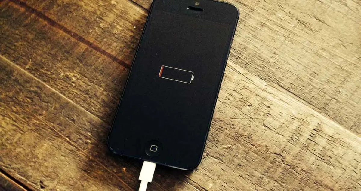 ۷ اشتباه خطرناک در شارژ باتری آیفون