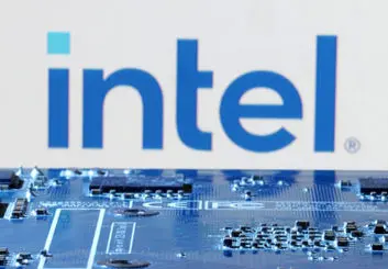 اینتل در رقابت با انویدیا و کوالکام، تراشه‌های هوش مصنوعی خود را به خودروها می‌آورد
