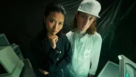 ناتینگ از یک لباس و کلاه آزمایشگاه با طراحی شفاف رونمایی کرد 
