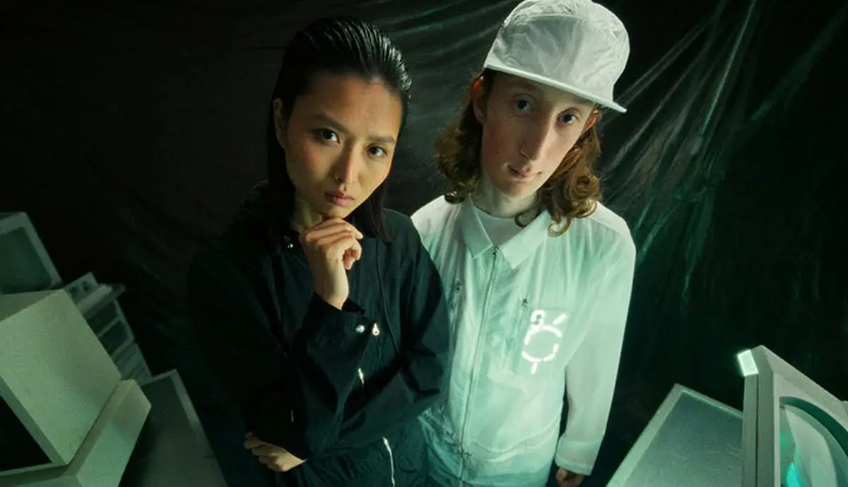 ناتینگ از یک لباس و کلاه آزمایشگاه با طراحی شفاف رونمایی کرد 
