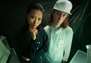 ناتینگ از یک لباس و کلاه آزمایشگاه با طراحی شفاف رونمایی کرد 
