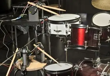 دانشمند ایرانی  ربات درامر سریع‌تر از انسان ساخت