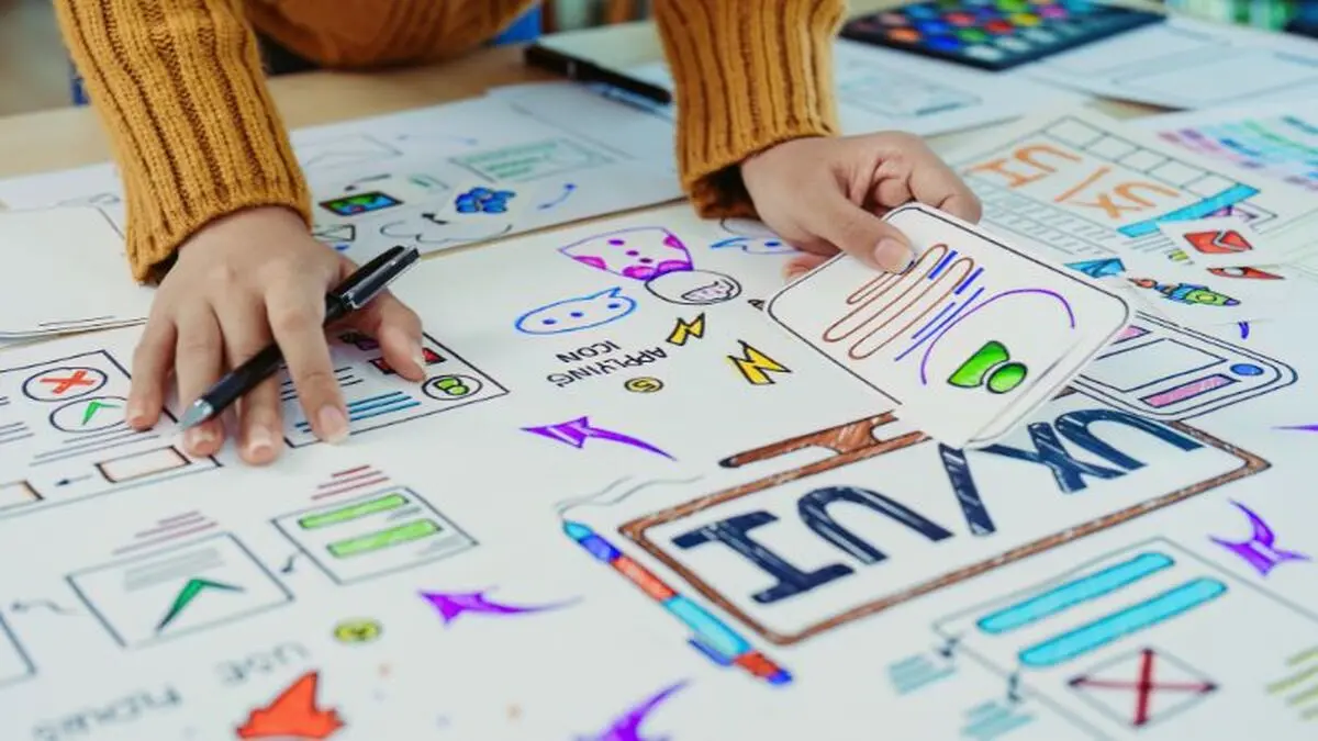 5 نرم افزار تخصصی که طراحان UI و UX باید بلد باشند