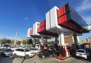 اختلال در برخی جایگاه‌های سوخت‌رسانی کشور؛ منابع آگاه: احتمال خرابکاری بیرونی وجود دارد