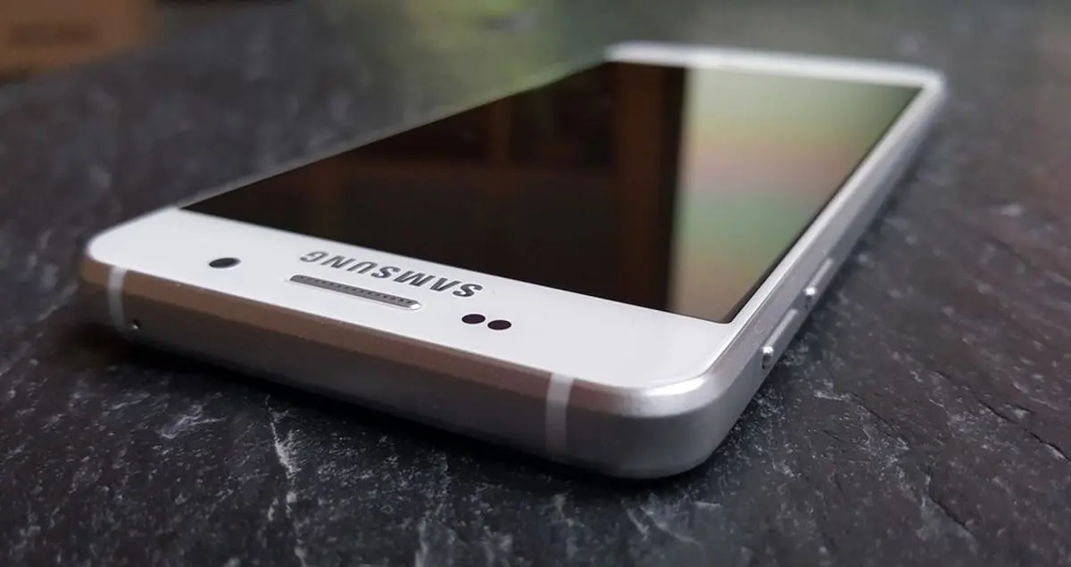 گلکسی C9 با صفحه نمایش ۵٫۷ اینچی وارد بازار می شود