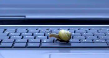 بررسی دلایل کند شدن کامپیوتر و راه‌های رفع مشکل